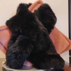 Zara Luxurious Black Faux Fur Wrap